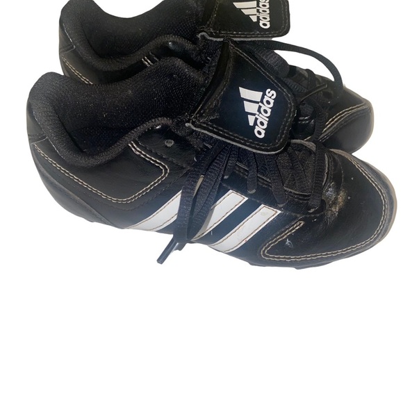 𝅺Adidas black leather baseball kids cleats size 13 - Picture 2 of 5